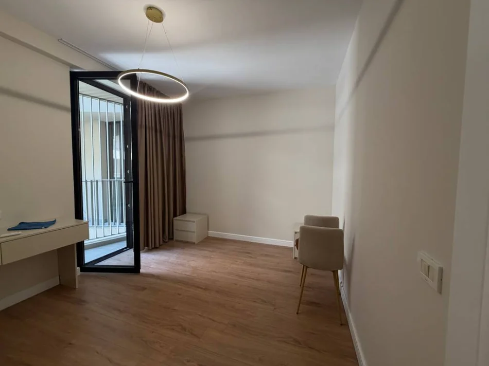 Tirane, jepet me qera apartament 2+1+2+Ballkon Kati 9, 116 m² 1.250 € (Mine Peza, Rezidenca Golden Tower)