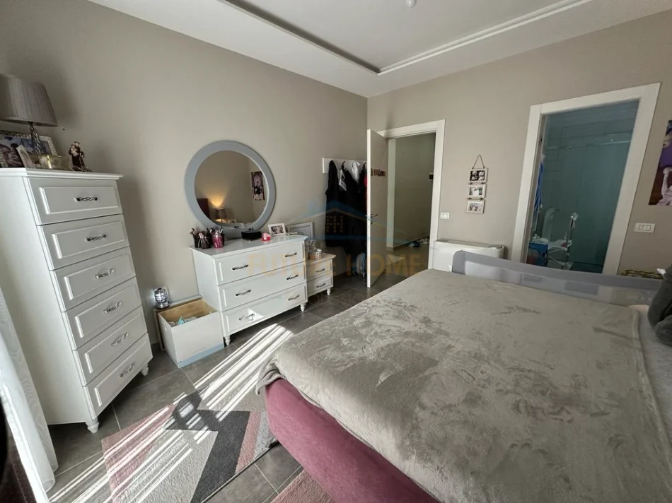 Tirane, shes apartament 2+1+Ballkon Kati 6, 117 m² 250.000 € (Green City Residence)