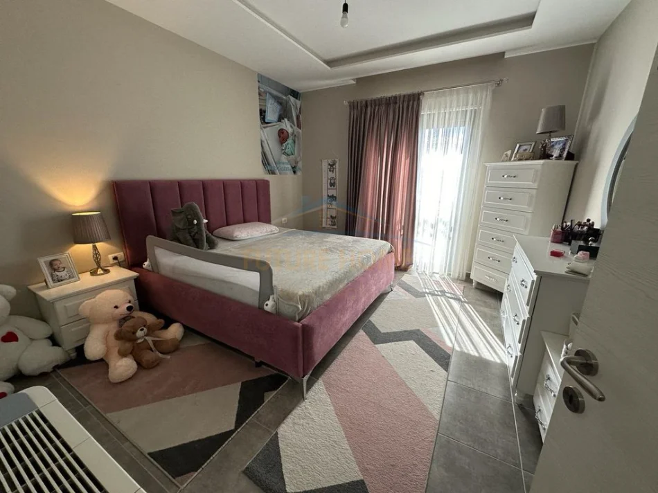 Tirane, shitet apartament 2+1+2+Ballkon Kati 6, 117 m² 250.000 € (Unaza e Re)