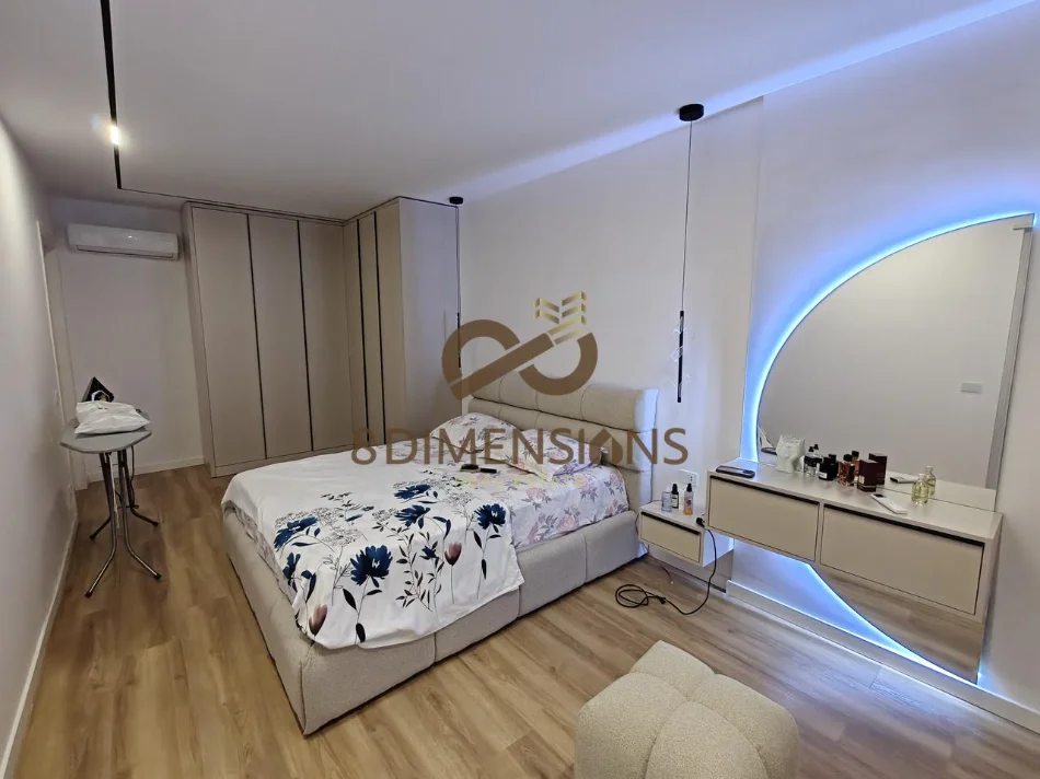 Tirane, shitet apartament 2+1+Ballkon Kati 8, 96 m² 145.000 € (QTU)