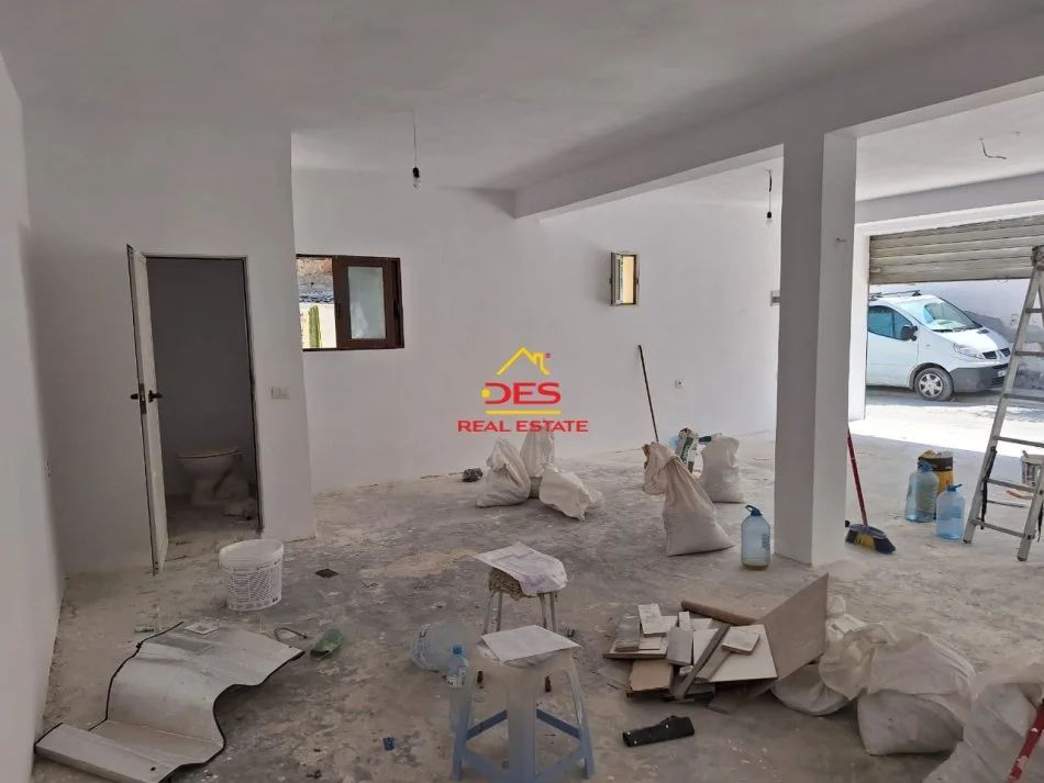 Vlore, shitet ambjent biznesi Kati 0, 73 m² 58.000 € (Rruga Ymer Veshi)