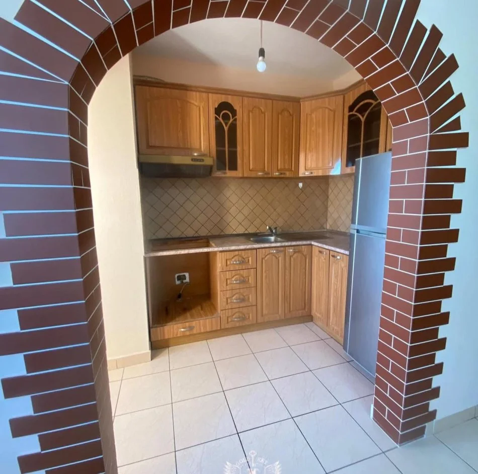 Durres, jepet me qera 1+1 Kati 4, 250 € 