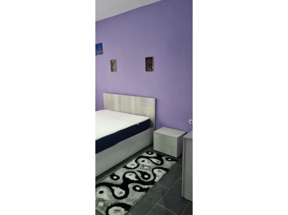 Tirane, jepet me qera apartament 1+1 Kati 2, 72 m² 450 € (Fresku)