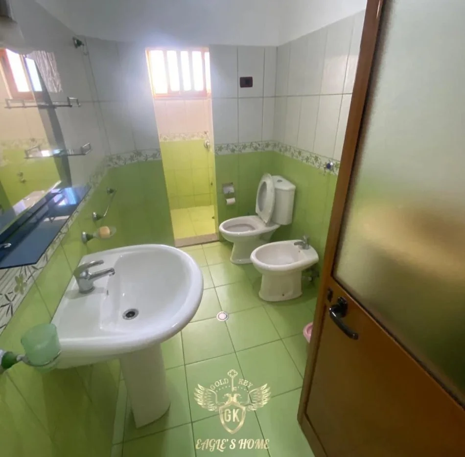 Durres, jepet me qera 1+1 Kati 4, 250 € 