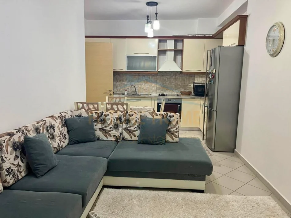 Tirane, shitet apartament 1+1+Ballkon Kati 1, 71 m² 120.000 € (Unaza e Re)