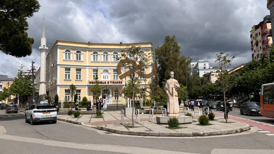 Tirane, shitet apartament 1+1 Kati 3, 77 m² 131.900 € (medreseja)