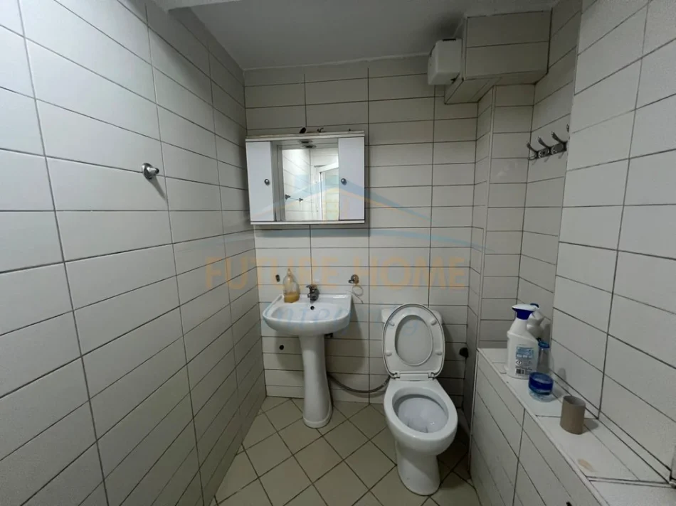 Tirane, jepet me qera apartament duplex Dublex Kati 0, 122 m² 40.000 Leke (Tregu Elektrik, rruga Todi Shkurti)