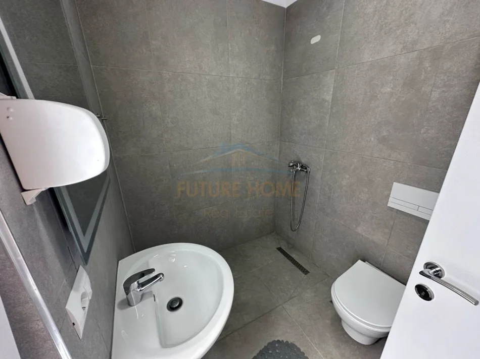 Tirane, jepet me qera apartament 2+1 Kati 7, 110 m² 550 € (Univers City)