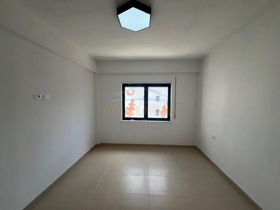 Tirane, jepet me qera apartament 3+1+Ballkon Kati 3, 107 m² 900 € (Kodra e Diellit)