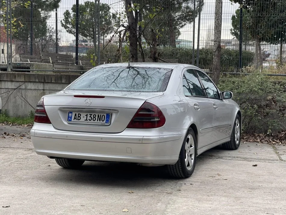 Tirane, shes makine MERCEDES E 270 CDI Nafte, gri metalizato automatik Klima 360.000 km 3.690 €