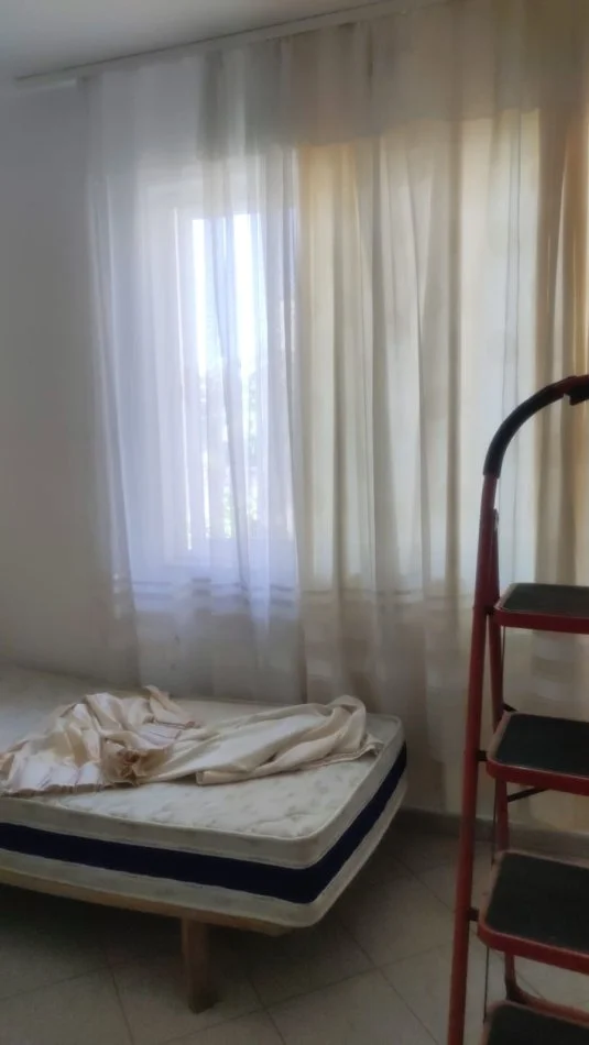 Tirane, jepet me qera Vile 1+1 Kati 1, 400 € 