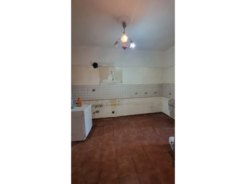 Tirane, shitet apartament 3+1+Ballkon Kati 2, 116 m² 240.000 € (Rruga e Kavajës)