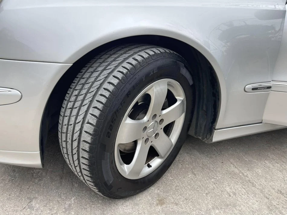 Tirane, shes makine MERCEDES E 270 CDI Nafte, gri metalizato automatik Klima 360.000 km 3.690 €