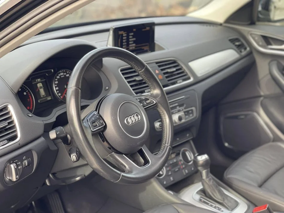 Tirane, shes makine AUDI Q3 QUATTRO Benzin, e zeze automatik Klima 161.000 km 13.400 €