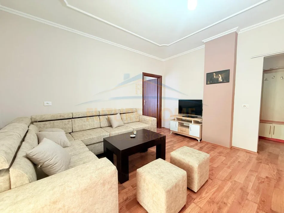 Tirane, jepet me qera apartament 2+1+Ballkon Kati 2, 92 m² 650 € (Don Bosko, Tirane)