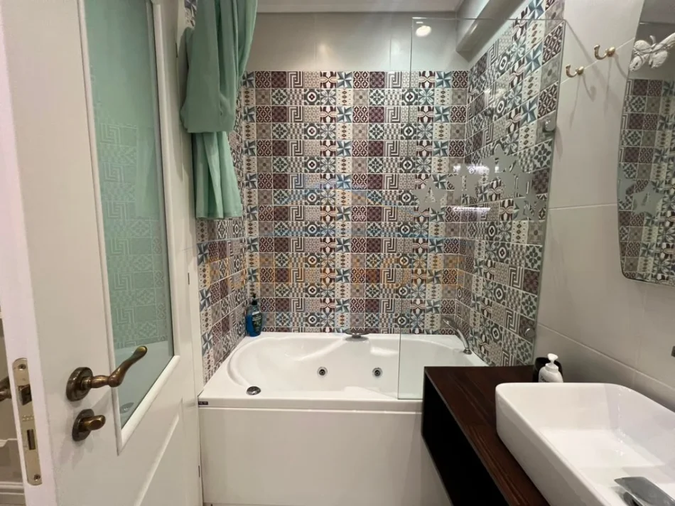 Tirane, shitet apartament Dublex 3+1+2,  310.000 € (Rezidenca Kodra e Diellit 2)