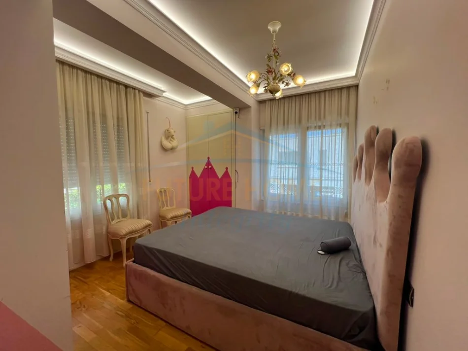 Tirane, shitet apartament Dublex 3+1+2,  310.000 € (Rezidenca Kodra e Diellit 2)
