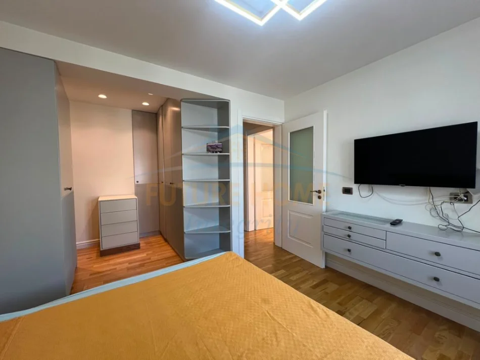 Tirane, shitet apartament Dublex 3+1+2,  310.000 € (Rezidenca Kodra e Diellit 2)