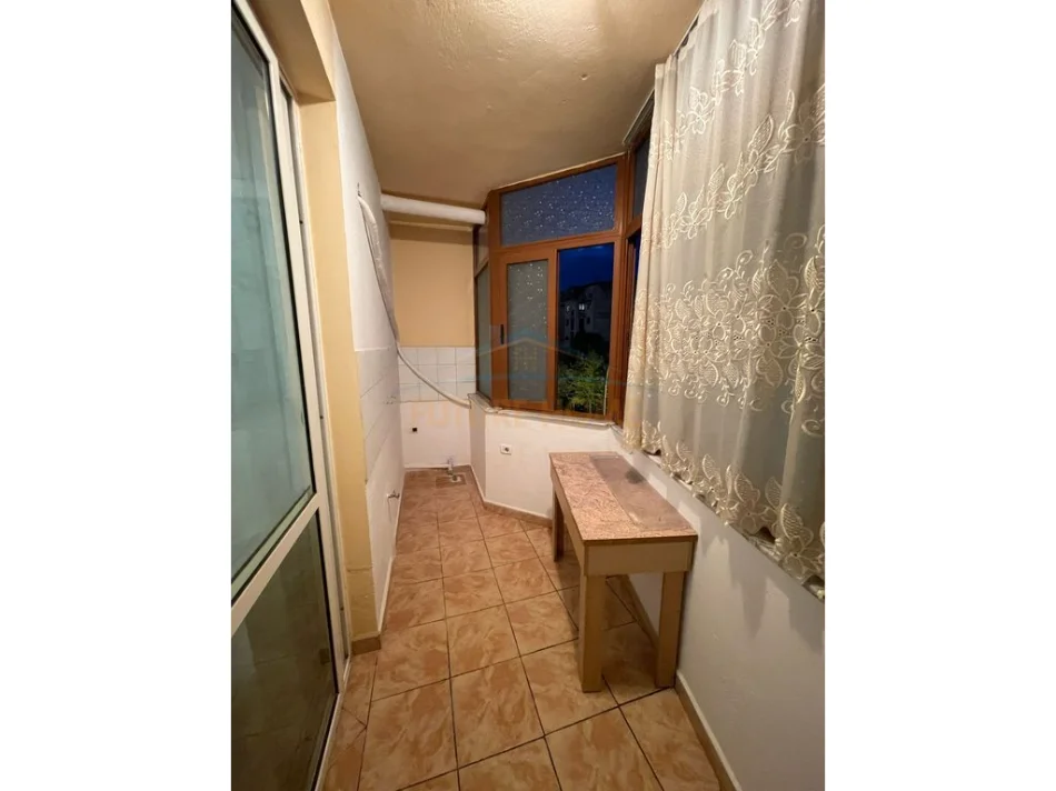 Tirane, jepet me qera apartament 2+1 Kati 2, 64 m² 660 € 