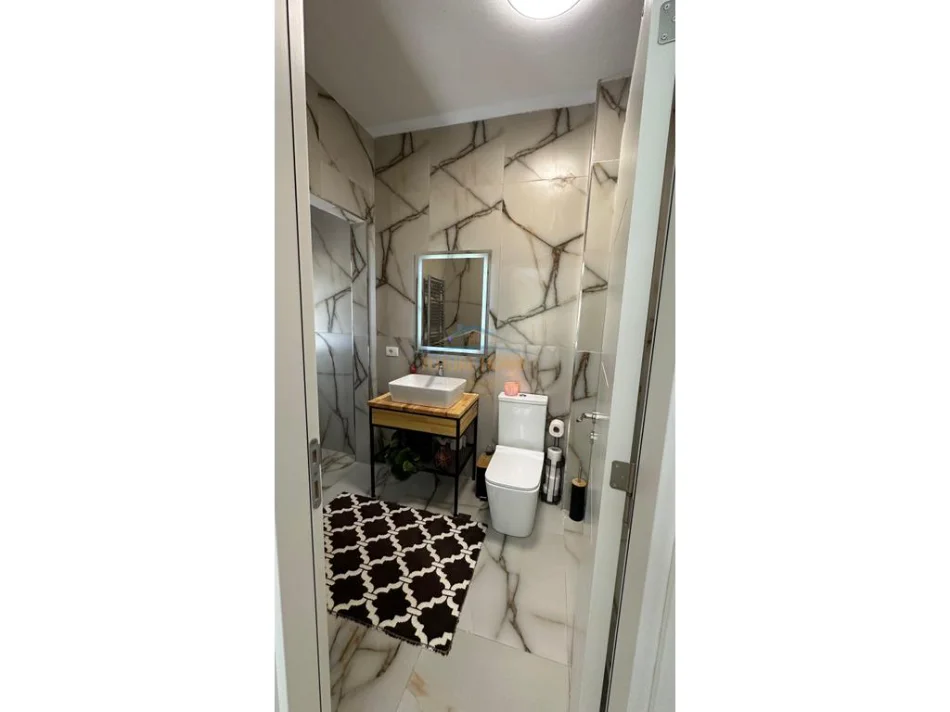 Tirane, shitet apartament 2+1+Ballkon Kati 2, 123 m² 280.000 € (KOPSHTI BOTANIK)