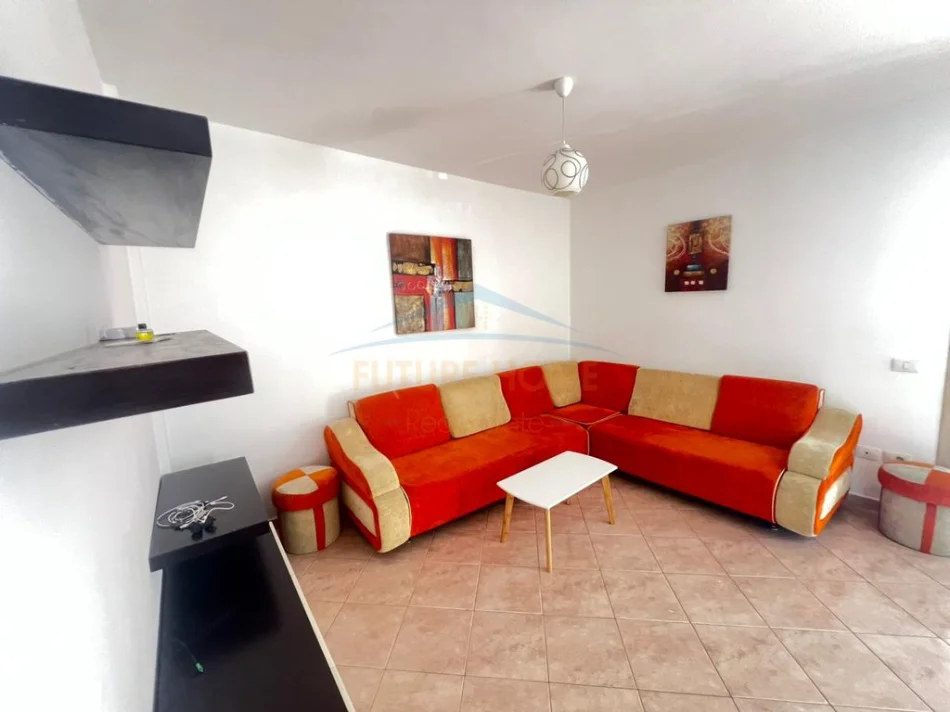 Tirane, shes apartament 1+1+Ballkon Kati 2, 80 m² 128.000 € (yzberisht)