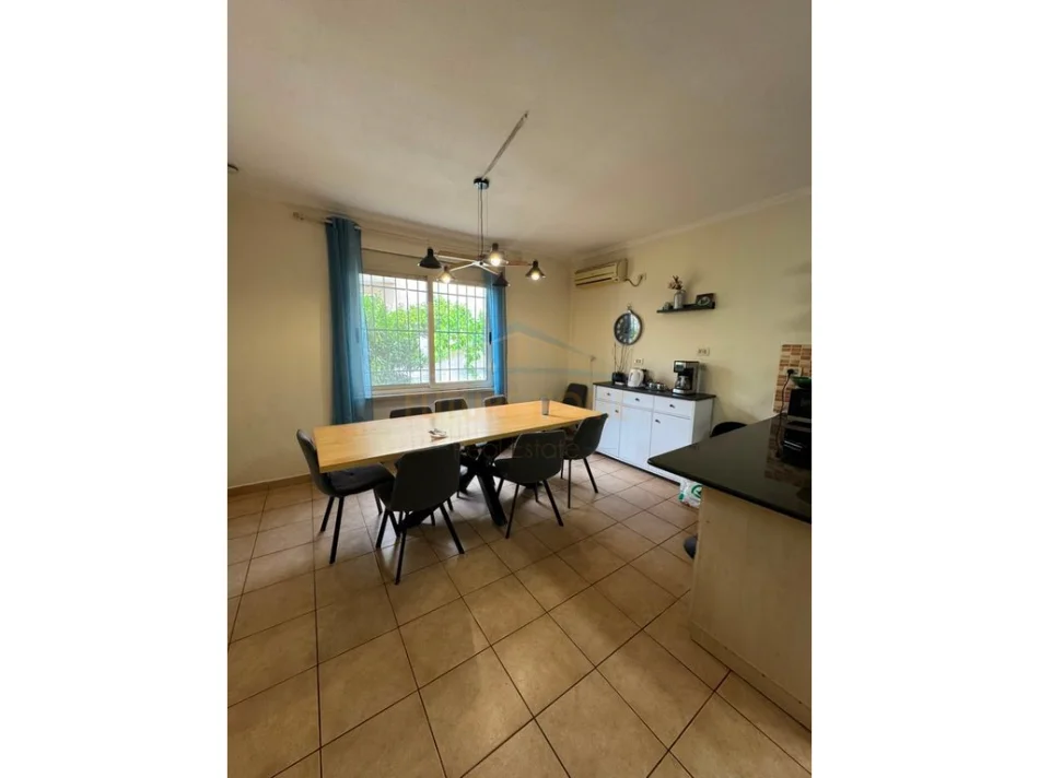 Tirane, jepet me qera apartament Vile 2 Katshe Kati 0, 406 m² 2.000 € (Kodra e priftit)