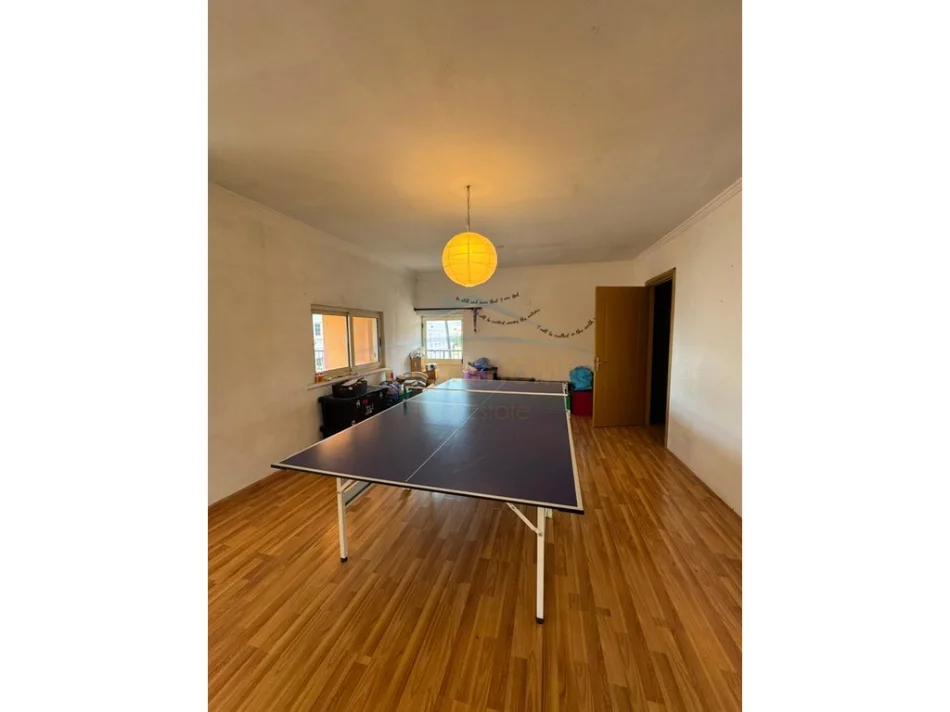 Tirane, jepet me qera apartament Vile 3 Katshe Kati 0, 407 m² 2.000 € (Kodra e Priftit)