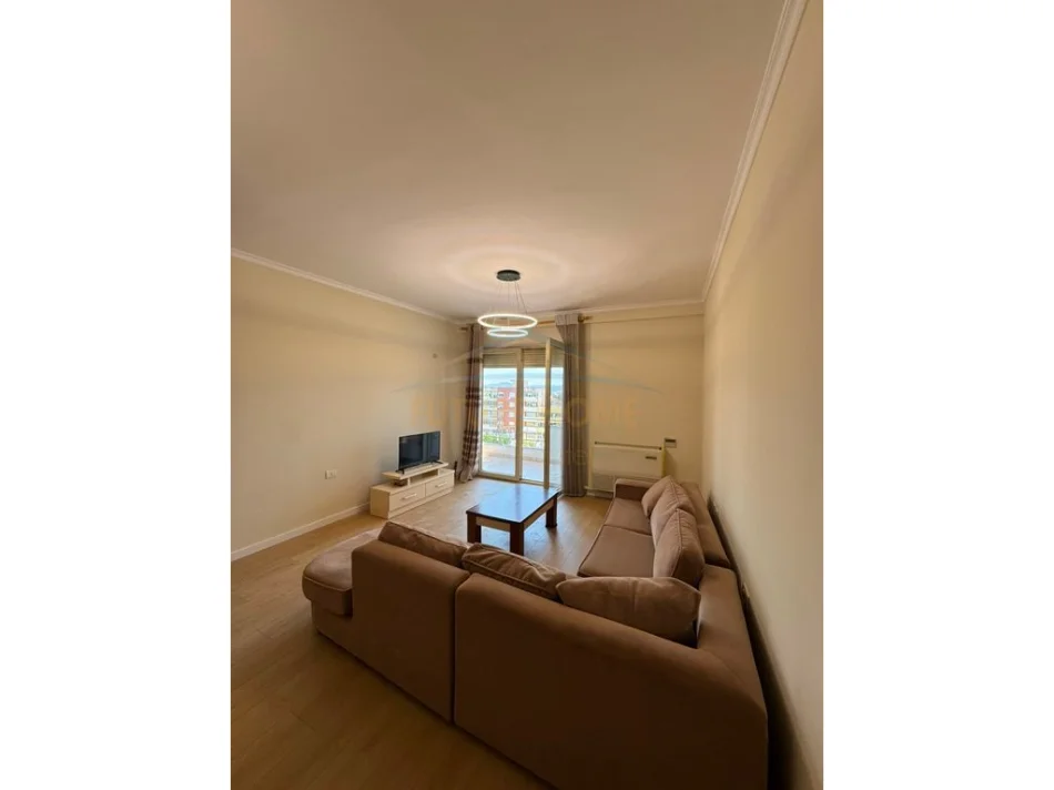 Tirane, shitet apartament 2+1 Kati 7, 114 m² 155.000 € (fresku)