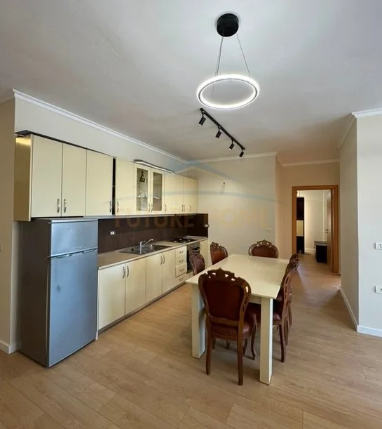 Tirane, shitet apartament 2+1+Ballkon Kati 7, 115 m² 155.000 € (Rruga e Dajtit)