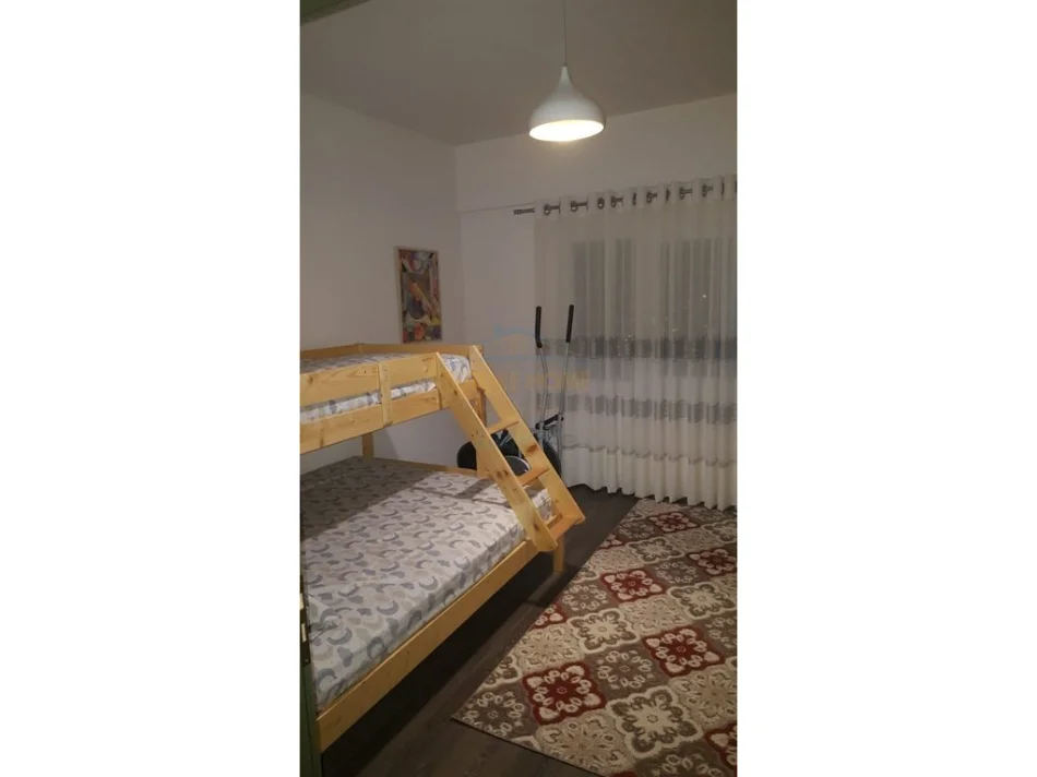 Tirane, jepet me qera apartament 2+1 Kati 2, 89 m² 650 € 