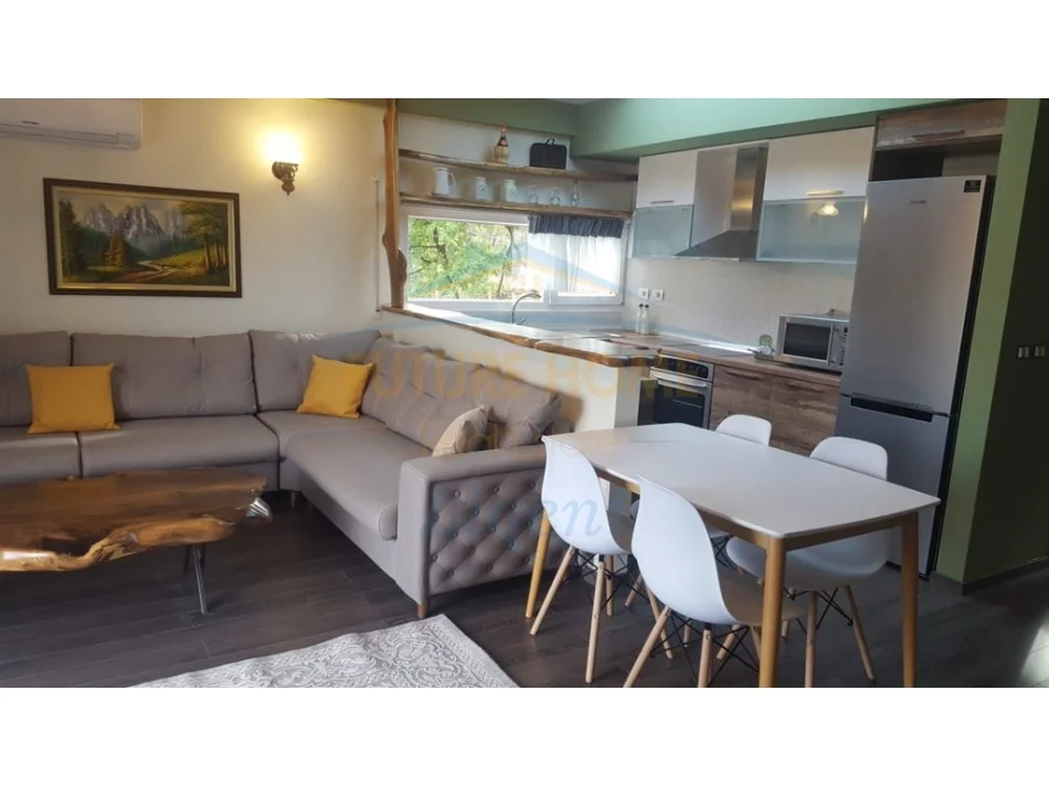 Tirane, jepet me qera apartament 2+1 Kati 2, 89 m² 650 € 