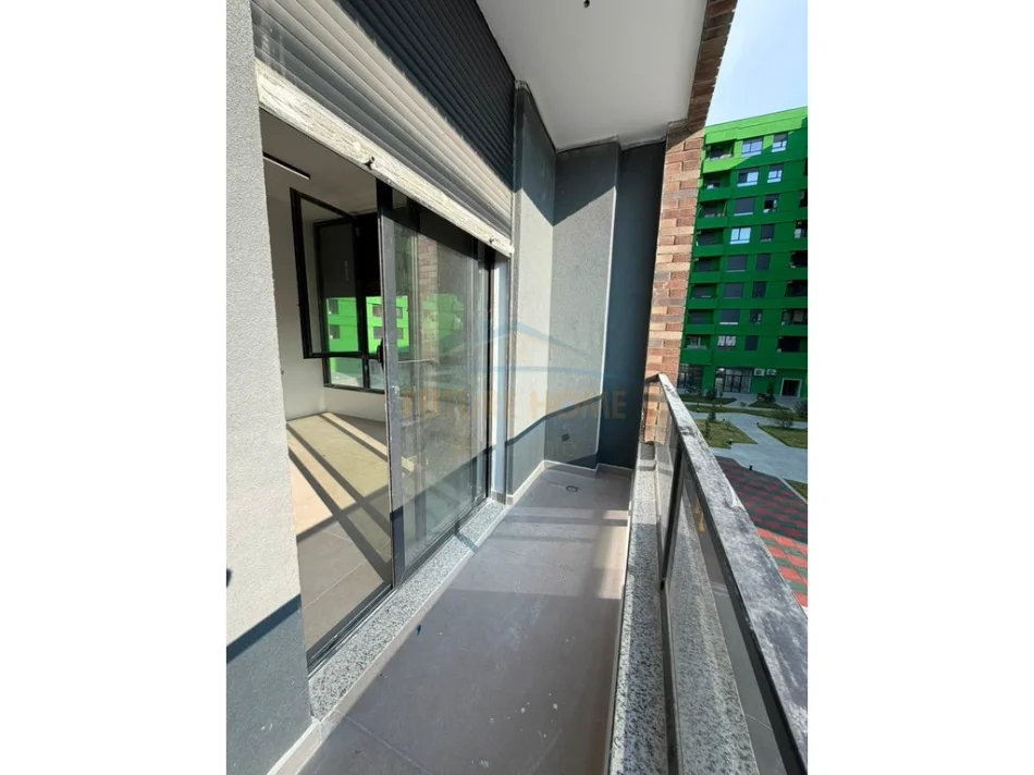 Tirane, jepet me qera zyre Kati 2, 90 m² 700 € (5 maj)