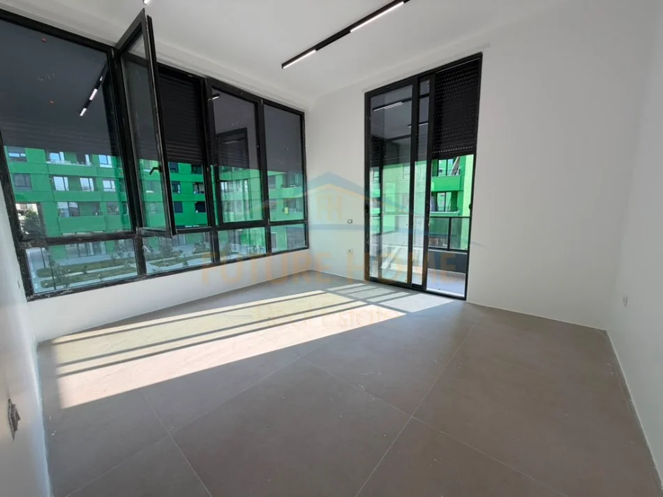 Tirane, jepet me qera zyre Kati 2, 90 m² 700 € (5 maji)