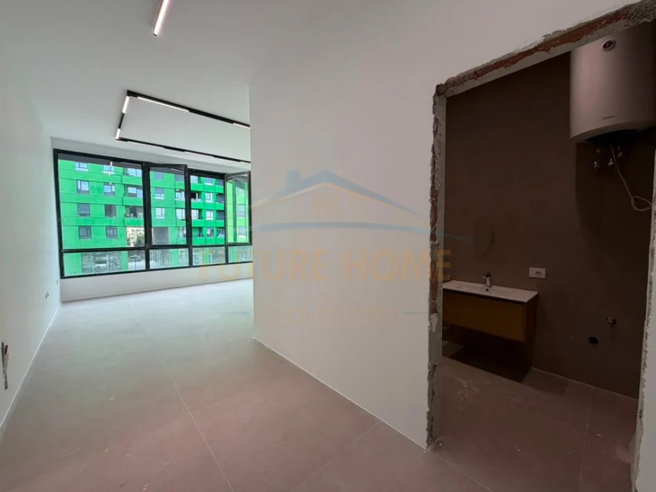 Tirane, jepet me qera zyre Kati 2, 90 m² 700 € (5 maji)