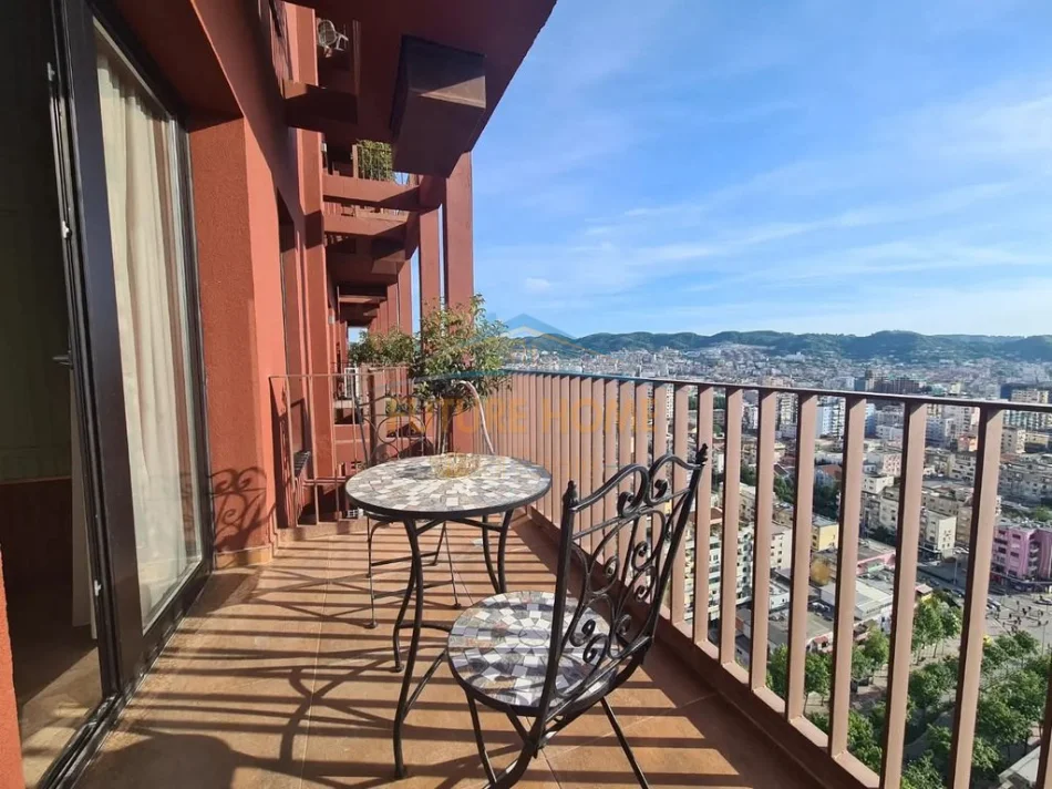 Tirane, jepet me qera apartament 1+1+Ballkon Kati 21, 64 m² 1.100 € (Rruga e Kavajes)