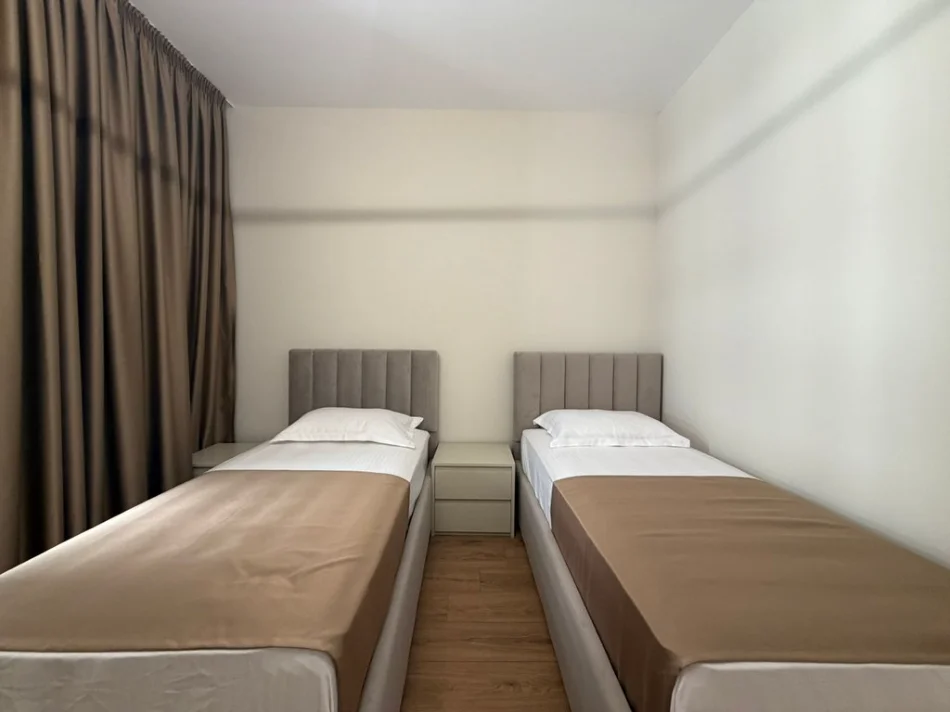 Tirane, jepet me qera apartament 2+1+Ballkon Kati 9, 116 m² 1.250 € (Mine Peza, Rezidenca Golden Tower)