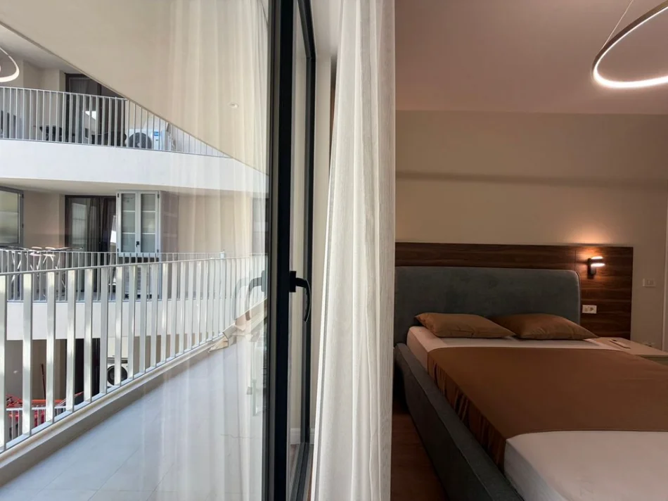 Tirane, jepet me qera apartament 2+1+Ballkon Kati 9, 116 m² 1.250 € (Golden Tower Residence, Tiranë.)