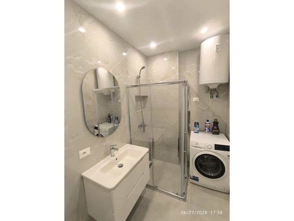 Tirane, jepet me qera apartament 1+1+Ballkon Kati 4, 68 m² 650 € (Jordan Misja)