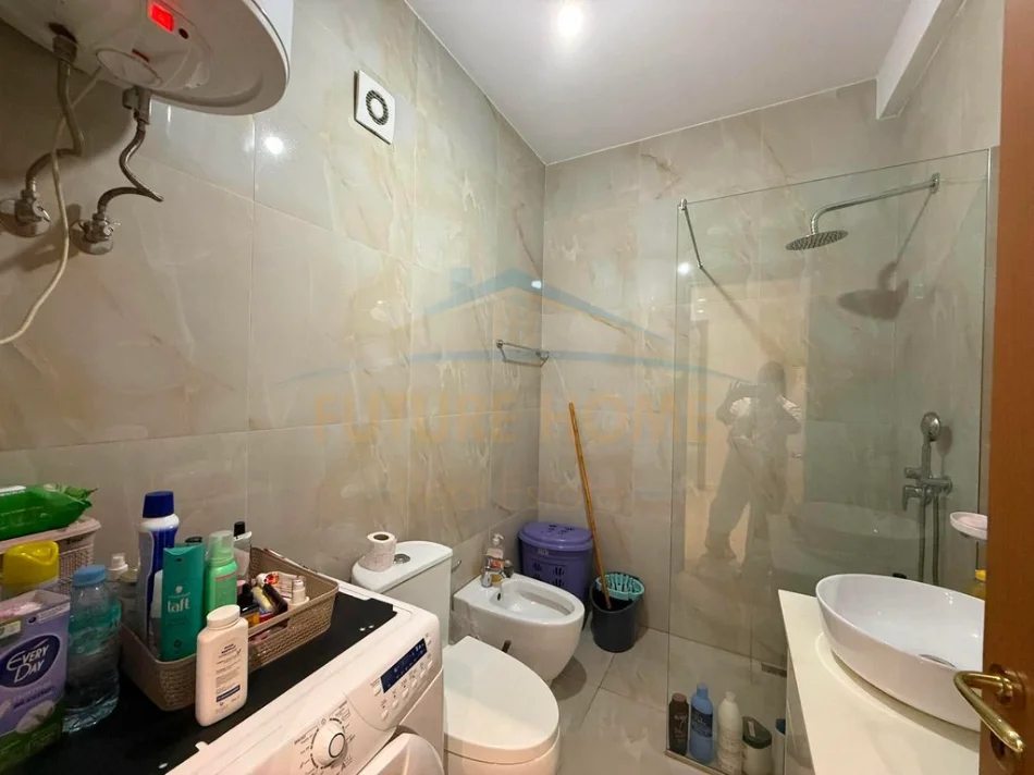 Tirane, shitet apartament 1+1 Kati 7, 71 m² 135.000 € (UNAZA E RE)