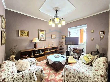 Tirane, jepet me qera apartament 2+1+Ballkon Kati 2, 65 m² 700 € (Ambasada Amerikane)