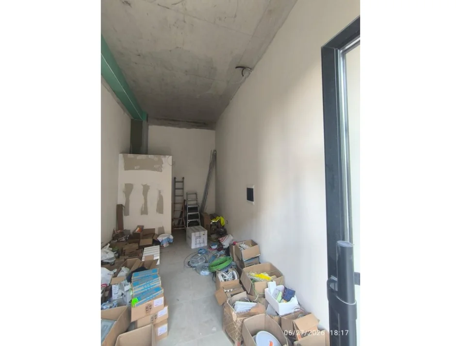 Tirane, jepet me qera ambjent biznesi Kati 0, 24 m² 500 € (Kompleksi Ndregjoni)