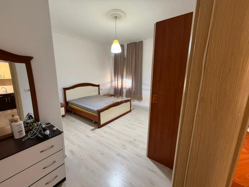 Tirane, jepet me qera apartament 1+1+Ballkon Kati 1, 64 m² 450 € (Kopshti Zoologjik)