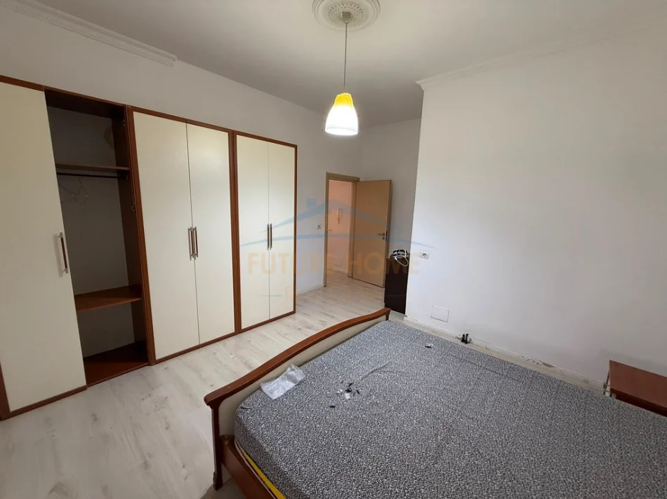 Tirane, jepet me qera apartament 1+1+Ballkon Kati 1, 64 m² 450 € (Kopshti Zoologjik)
