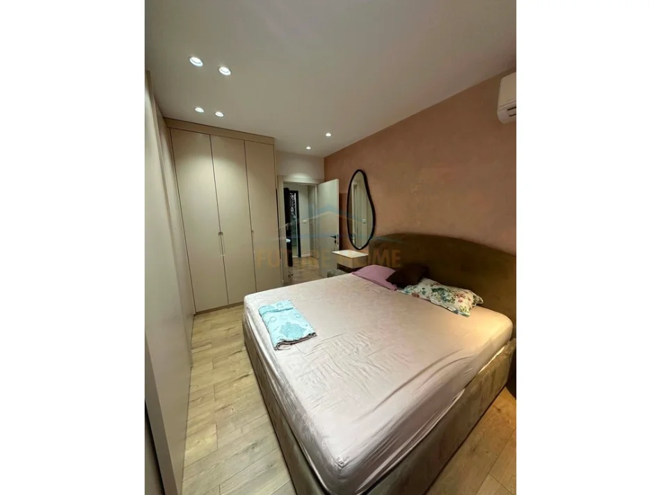 Tirane, jepet me qera apartament 1+1+Ballkon Kati 6, 50 m² 550 € (Unaza e Re)