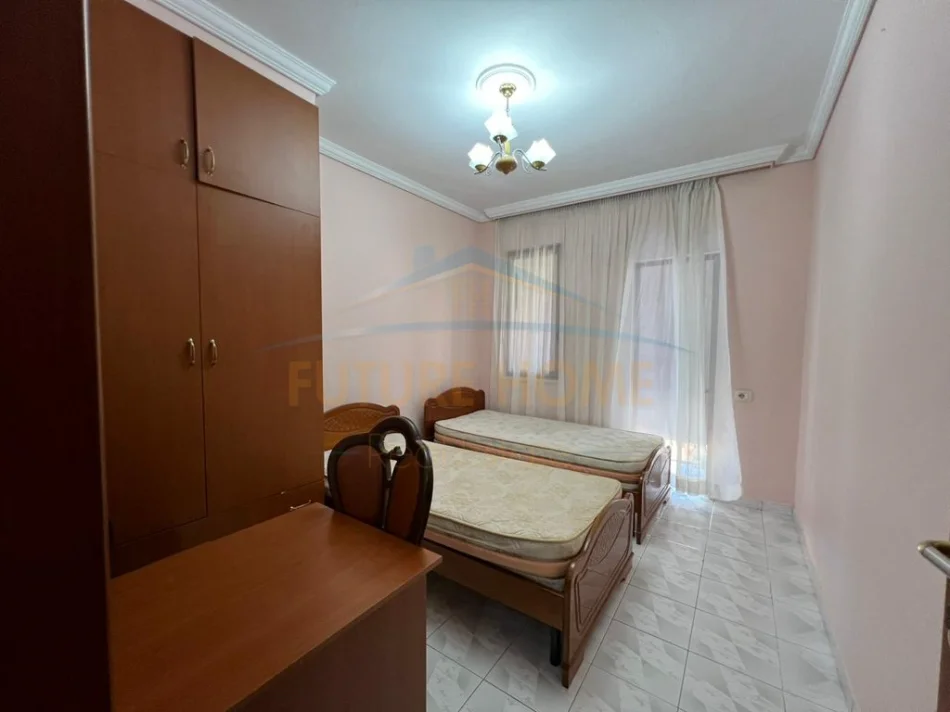 Tirane, jepet me qera apartament 2+1 Kati 4, 87 m² 650 € (Shkolla 1 Maji, Ali Demi)