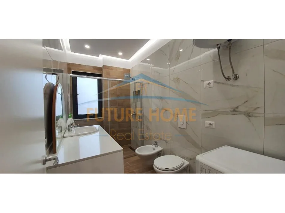 Tirane, jepet me qera apartament 1+1+Ballkon Kati 1, 66 m² 600 € (Rruga Frosina Plaku)