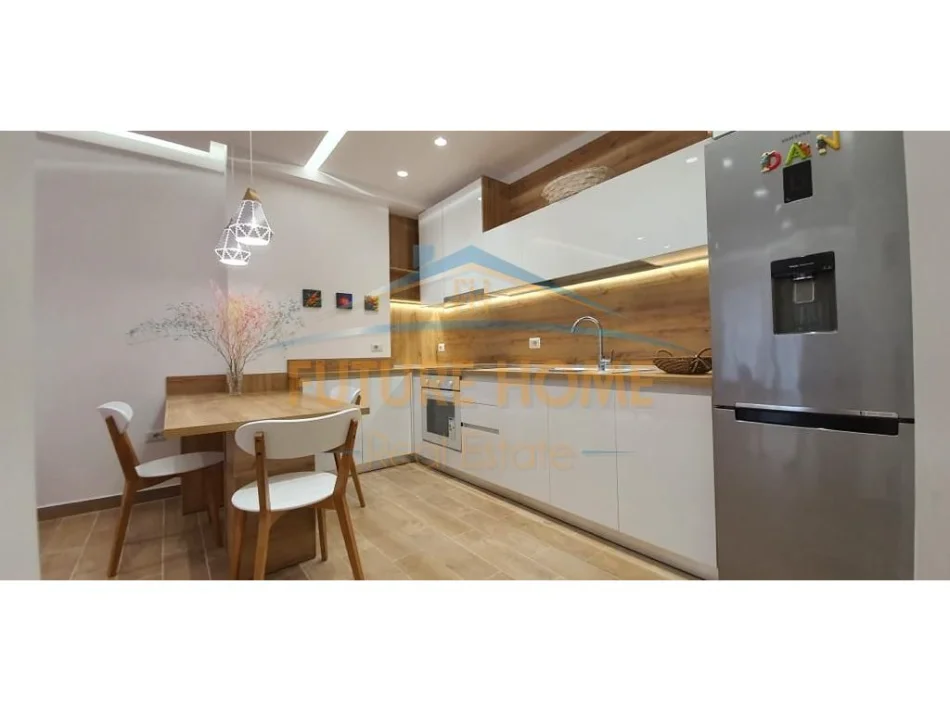 Tirane, jap me qera apartament 1+1 Kati 1, 600 € 