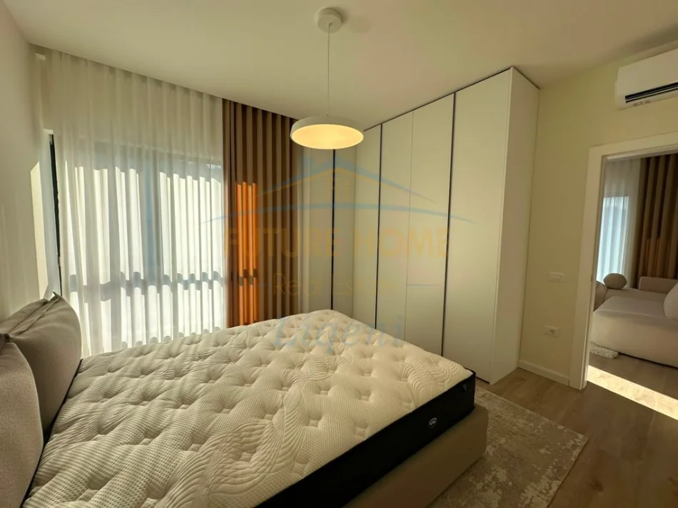 Tirane, jepet me qera apartament 1+1+Ballkon Kati 4, 63 m² 950 € (Liqeni i thate)