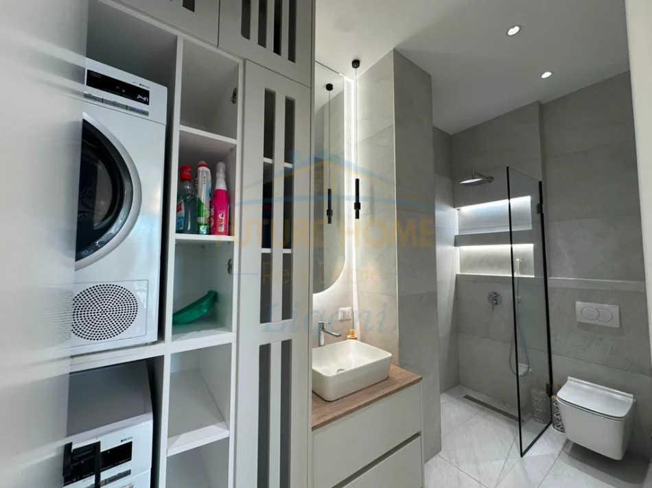 Tirane, jepet me qera 1+1+Ballkon Kati 4, 63 m² 950 € (Liqeni Thatë)