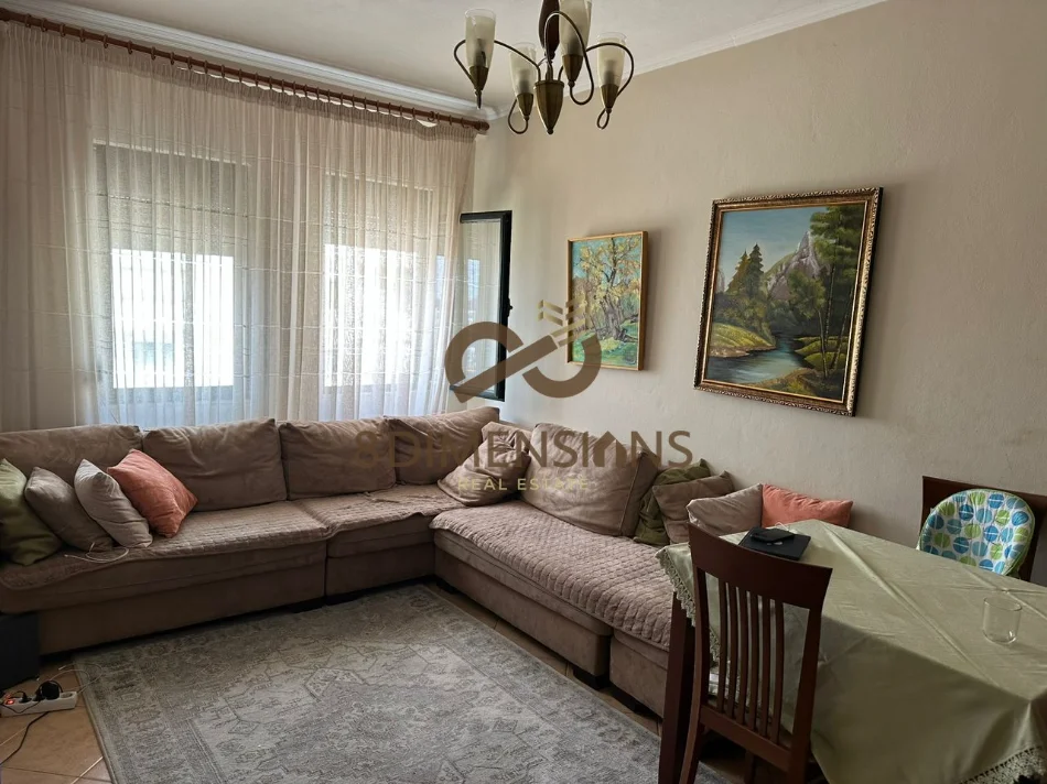 Tirane, jepet me qera apartament 2+1+Ballkon Kati 6, 75 m² 450 € (fresk)